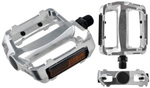 PEDAŁY VP - 469  ALUMINIOWE OŚ BORONOWA SREBRNE (BOX)